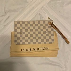 Louis Vuitton Neverfull Clutch